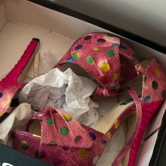 Pink Heels - Picture 2 of 6